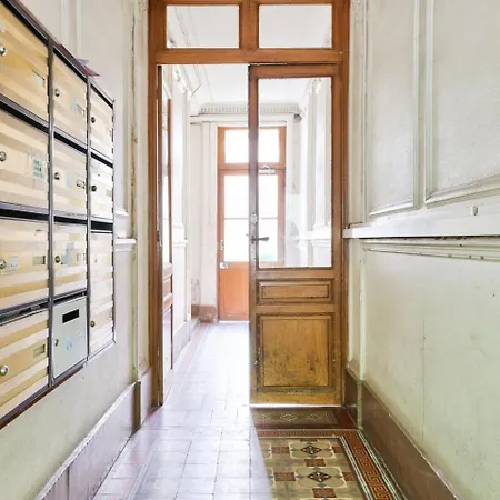Cosy Near Montmartre *